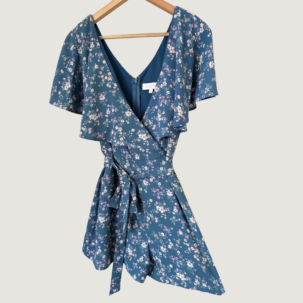 Love & Piece  Blue Floral Ruffle Romper Short Sleeve V-Neck NWT M Cottagecore